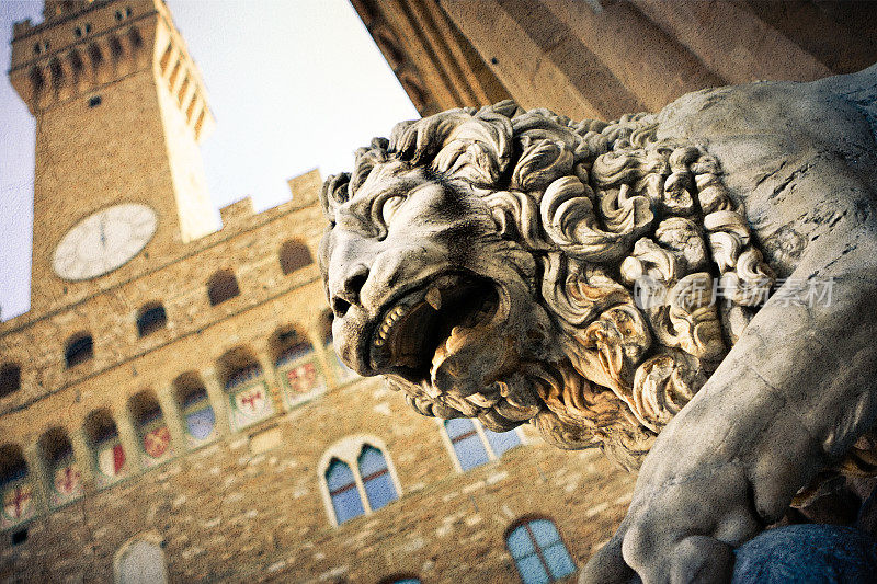 添加了Palazzo Vecchio Grunge纹理的狮子雕像，费伦泽